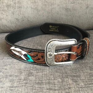 Ariat genuine leather rodeo west cowboy feather pattern belt Size 32” NWOT